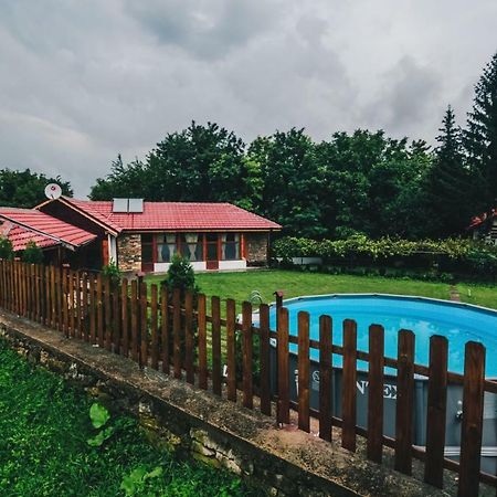Завоя Hotel Krushuna Luaran gambar