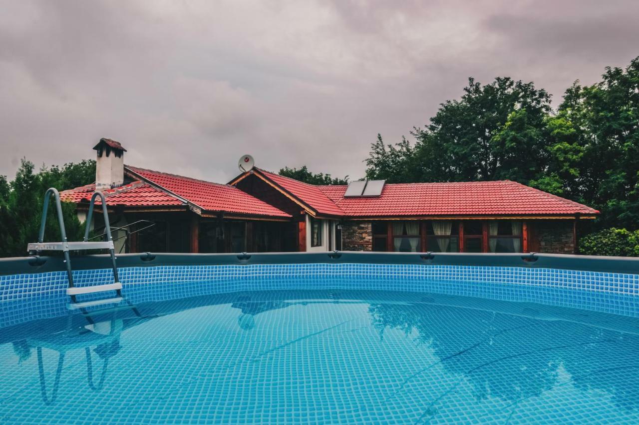 Завоя Hotel Krushuna Luaran gambar